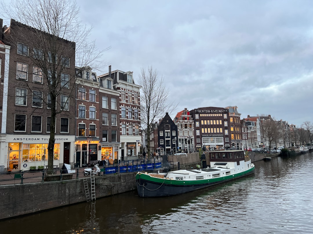Amsterdam: como visitar a cidade com baixo custo - Amsterdam | Secret World Trip Planner