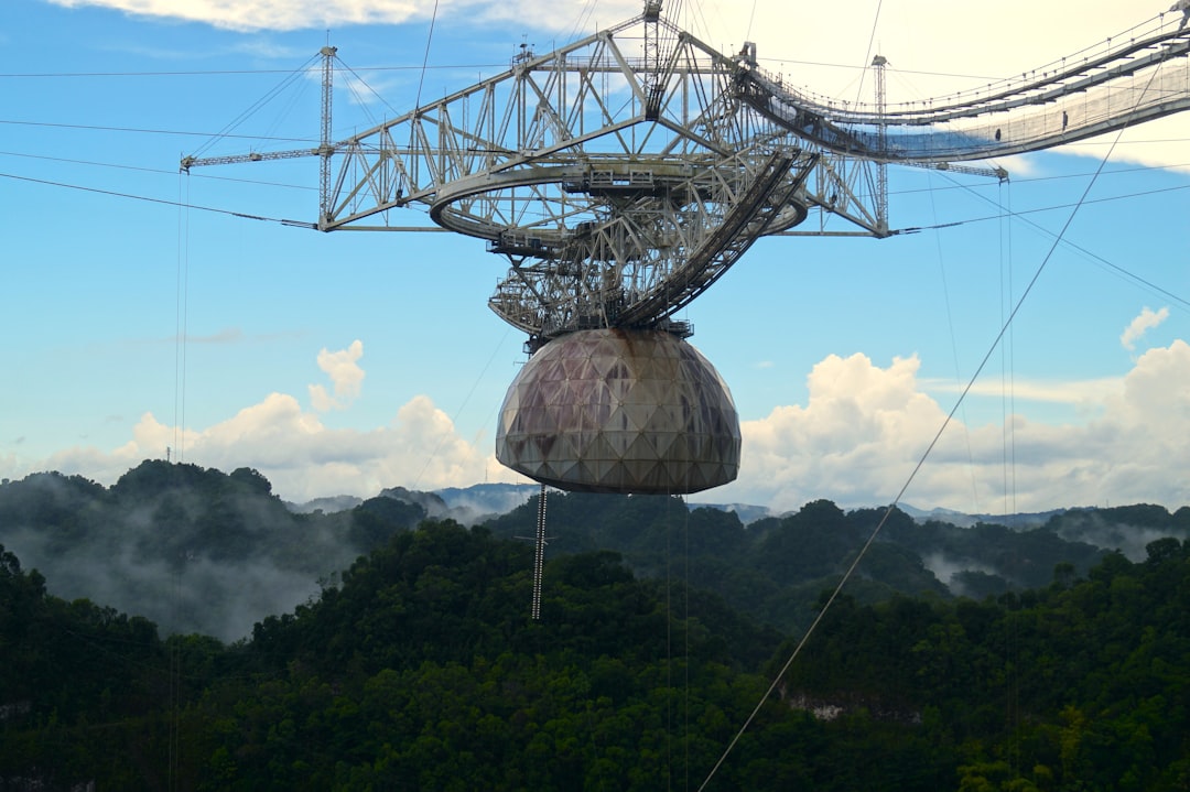 Radiotelescopio di Arecibo: Un Faro per l'Astronomia - Arecibo | Secret World Trip Planner