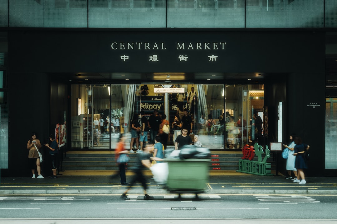 フィレンツェの中央市場を探る旅 - Piazza del Mercato Centrale | Secret World Trip Planner
