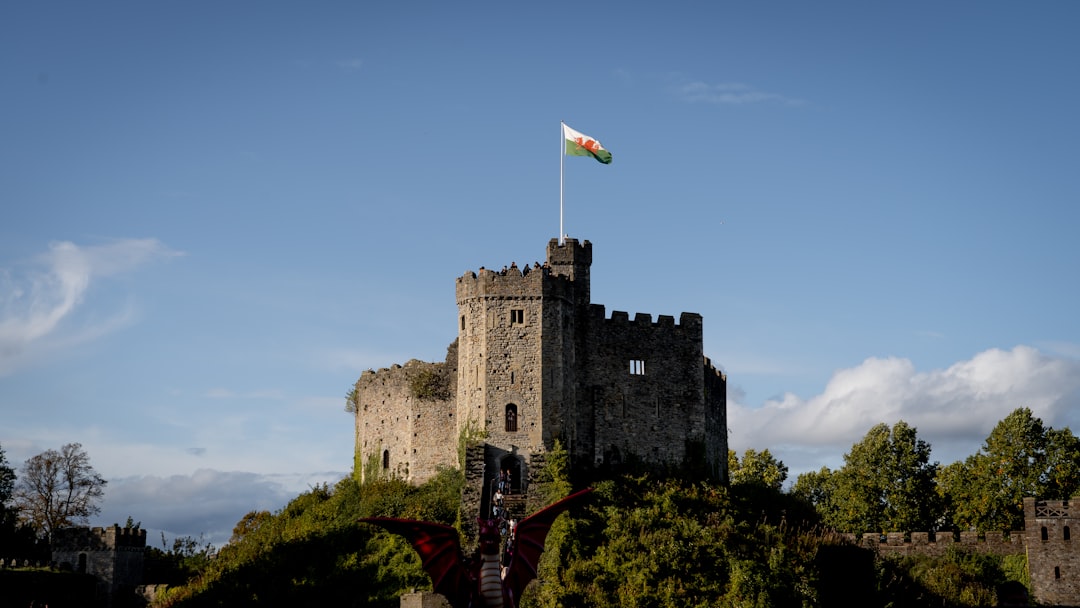 Top 5 Travel Apps Cardiff 2026: Le Migliori per il Tuo Viaggio - Cardiff | Secret World Trip Planner