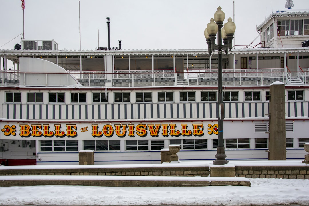 Secret World recensione 2026 a Louisville: il miglior AI Trip Planner - Louisville | Secret World Trip Planner