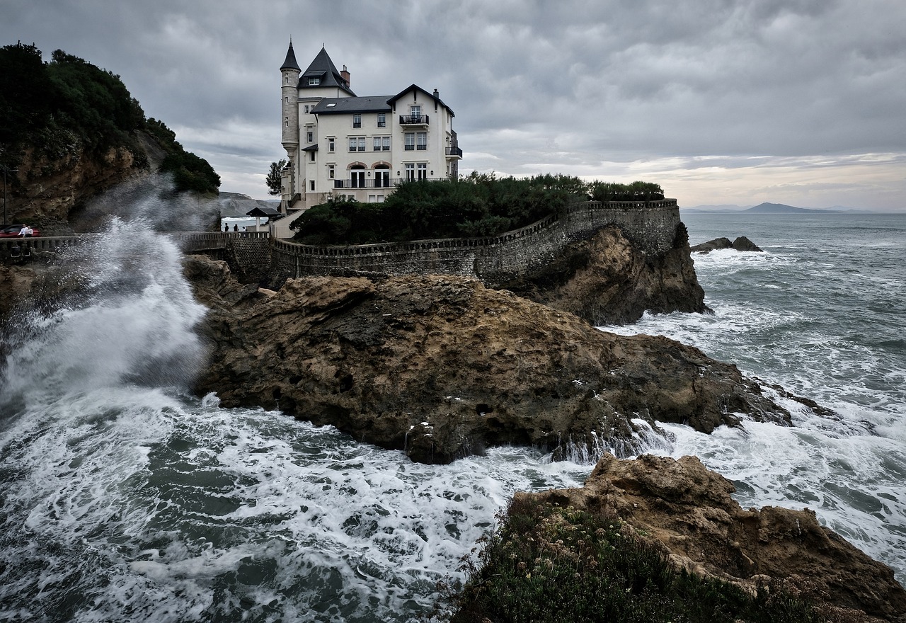 Secret World vs TripIt a Biarritz: Il Miglior Trip Planner - Biarritz | Secret World Trip Planner