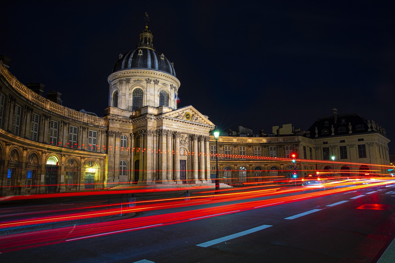 Secret World vs Wanderlog a Vannes 2026: Quale Scegliere? - Vannes | Secret World Trip Planner