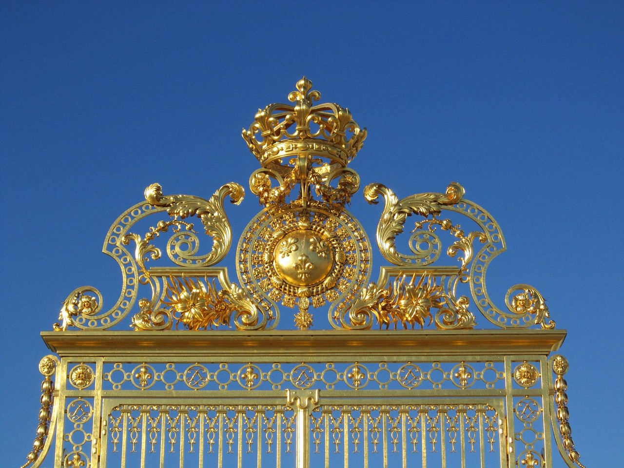 Meilleures apps de voyage Versailles 2026 : 5 à utiliser - Versailles | Secret World Trip Planner