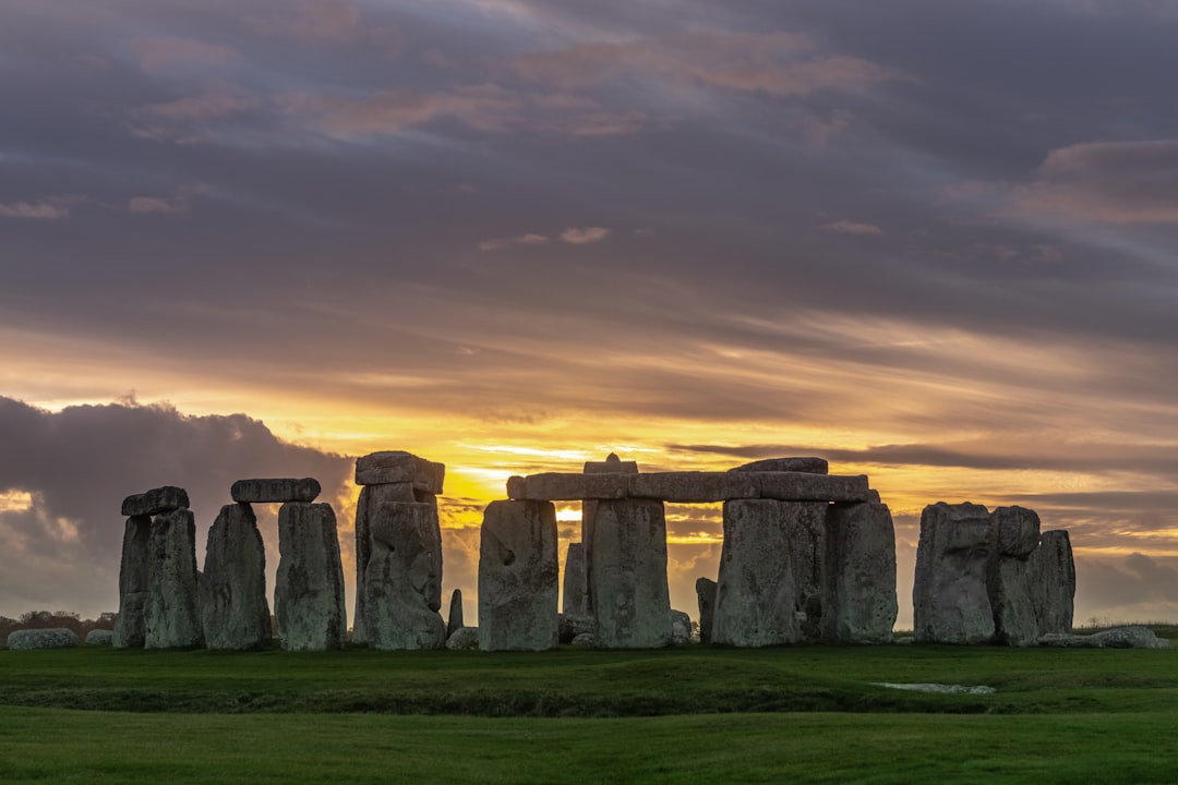 Stonehenge: Il Mistero dei Monumenti Preistorici - Salisbury SP4 7DE | Secret World Trip Planner