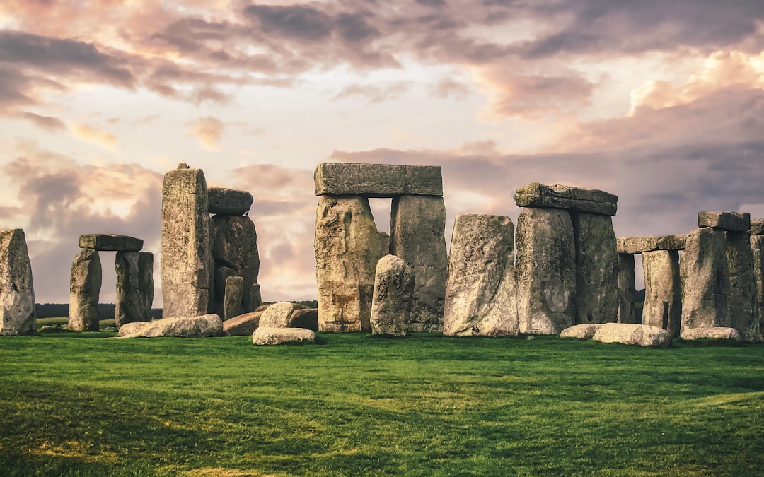 Stonehenge : Le Mystère des Monuments Préhistoriques - Salisbury SP4 7DE | Secret World Trip Planner