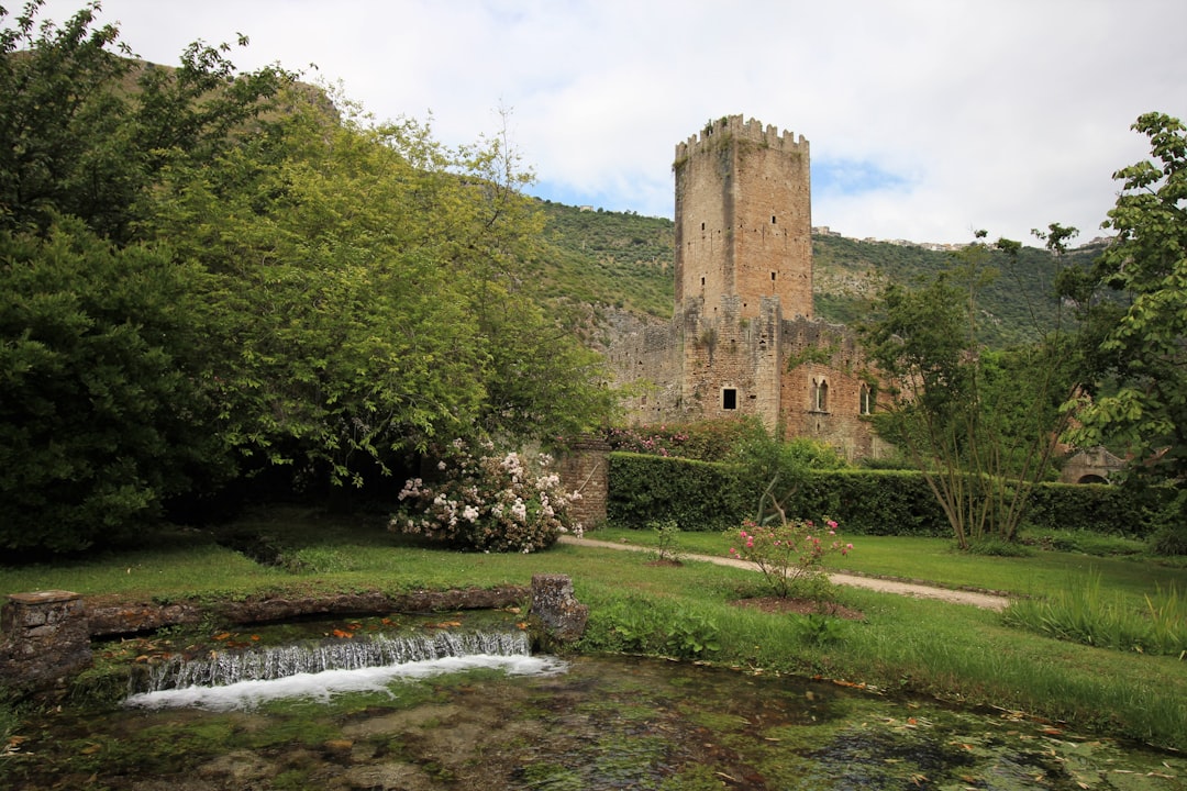Giardino di Ninfa: Um Paraíso Romântico na Itália - 68 | Secret World Trip Planner