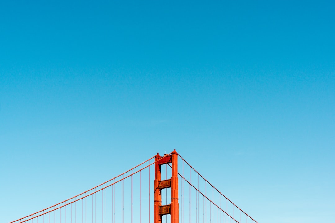 골든 게이트 브리지의 매력: 상징적인 다리 - San Francisco | Secret World Trip Planner