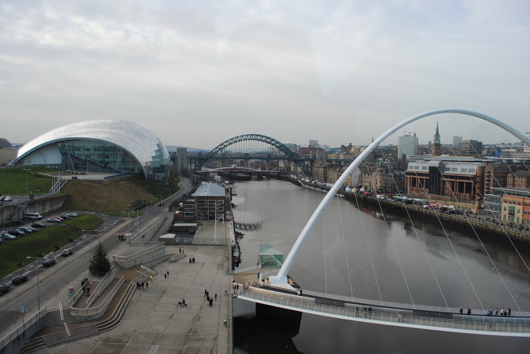 Millennium Bridge: Eine Brücke in die Zukunft Londons - Thames Embankment | Secret World Trip Planner