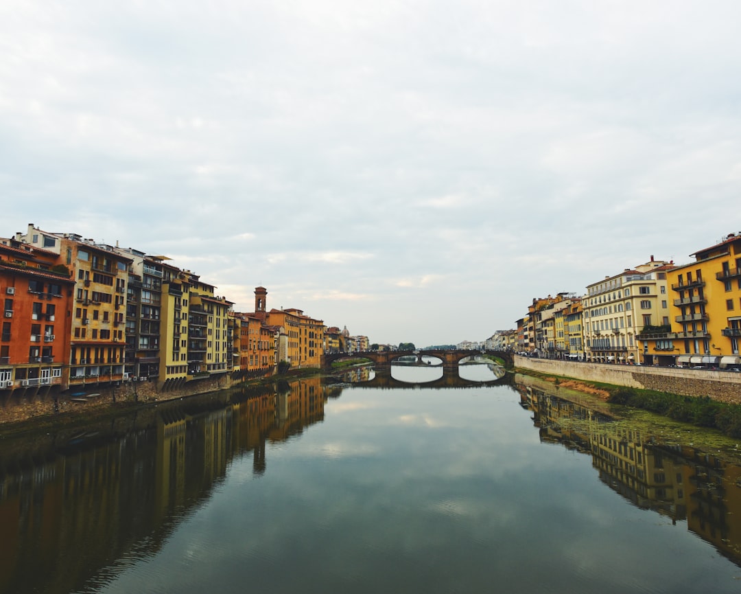 ヴェッキオ橋：フィレンツェの宝石 - Ponte Vecchio | Secret World Trip Planner