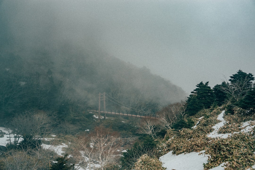 Scopri Ulsanbawi: La Roccia Iconica della Corea del Sud | Secret World Trip Planner
