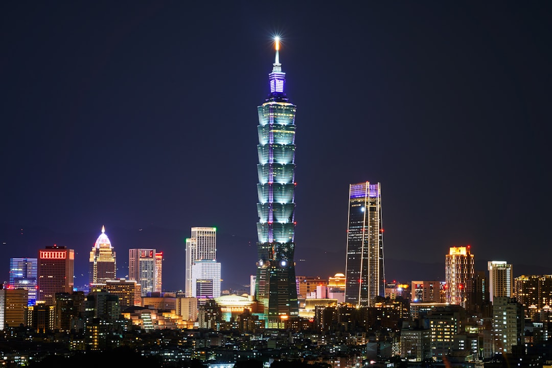 Scopri il Faro di Guosheng Port: un gioiello di Taiwan | Secret World Trip Planner