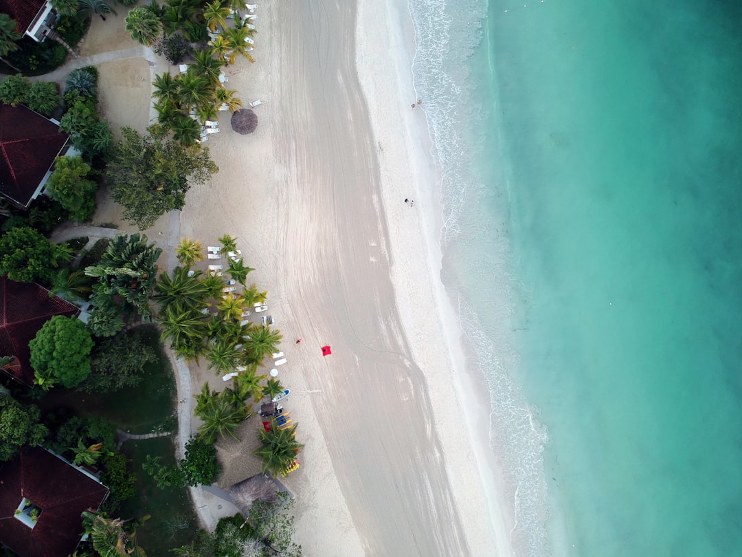 Plage de Sept Milles : La Perle de Negril - 3254 Norman Manley Blvd | Secret World Trip Planner