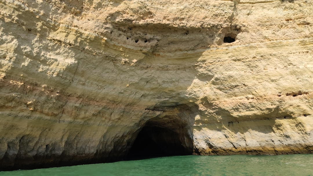 Descubre la Magia de la Cueva Azul en Biševo - 21485 | Secret World Trip Planner