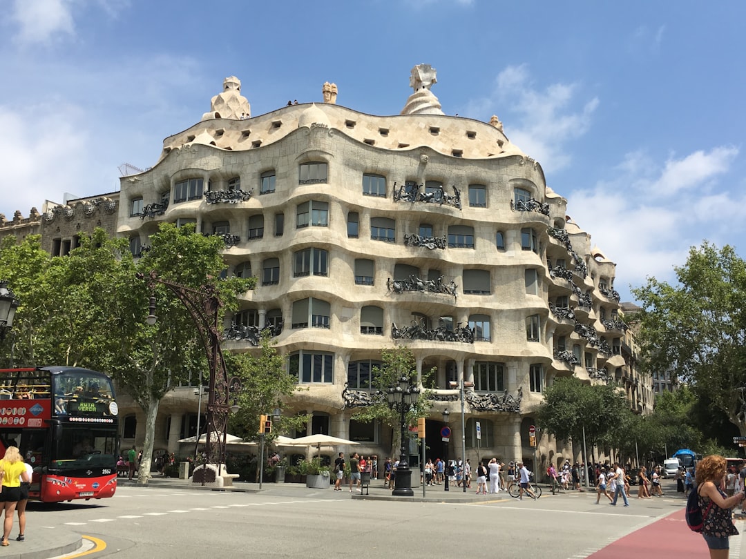 Casa Batlló: Um Tesouro da Arquitetura Modernista - Eixample | Secret World Trip Planner