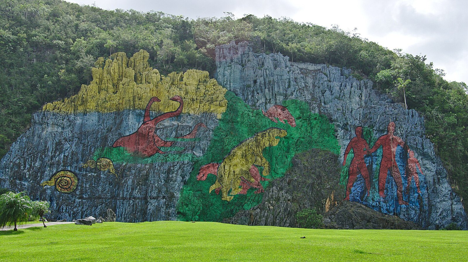 Entdecken Sie das Mural de la Prehistoria: ein Schatz Kubas - Vinales | Secret World Trip Planner