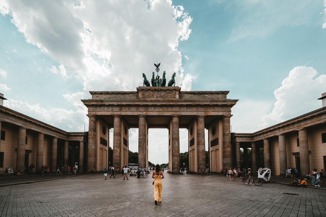 Découvrez la Porte de Brandebourg : symbole de Berlin - Berlin | Secret World Trip Planner