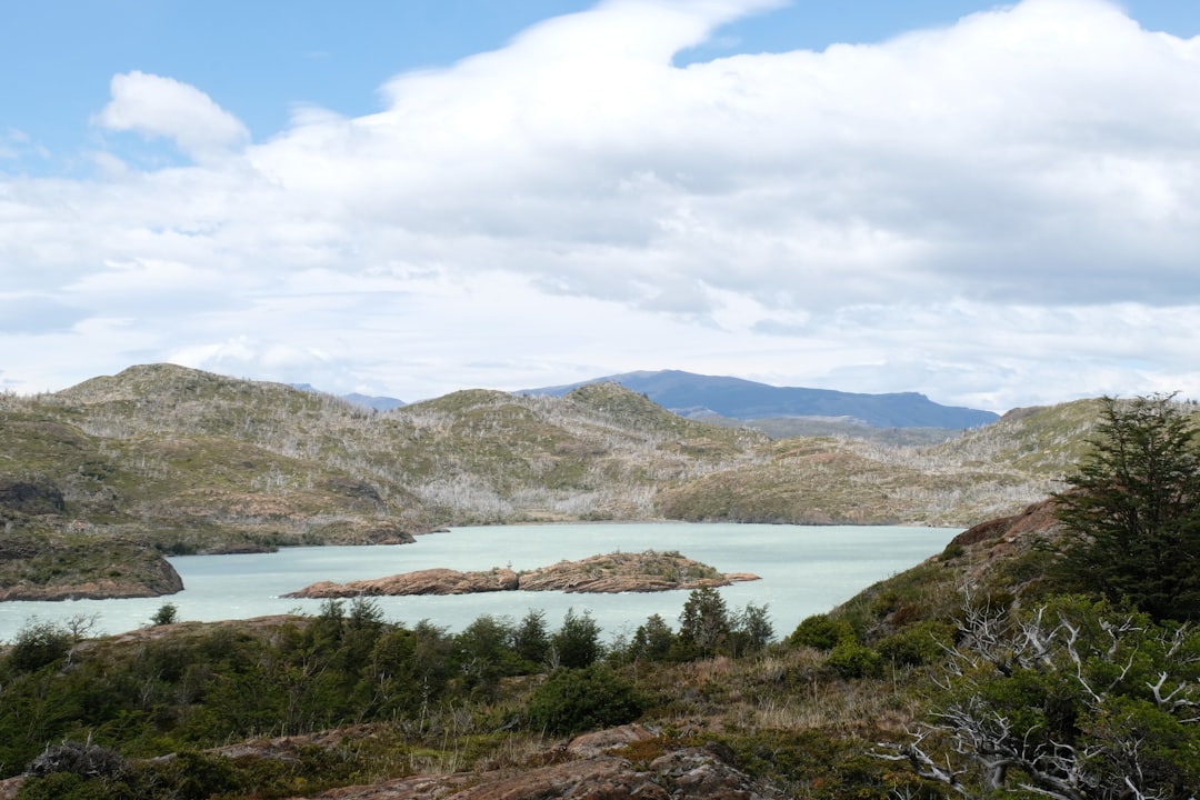 Mirador Lago Grey: un panorama impresionante en Chile | Secret World Trip Planner
