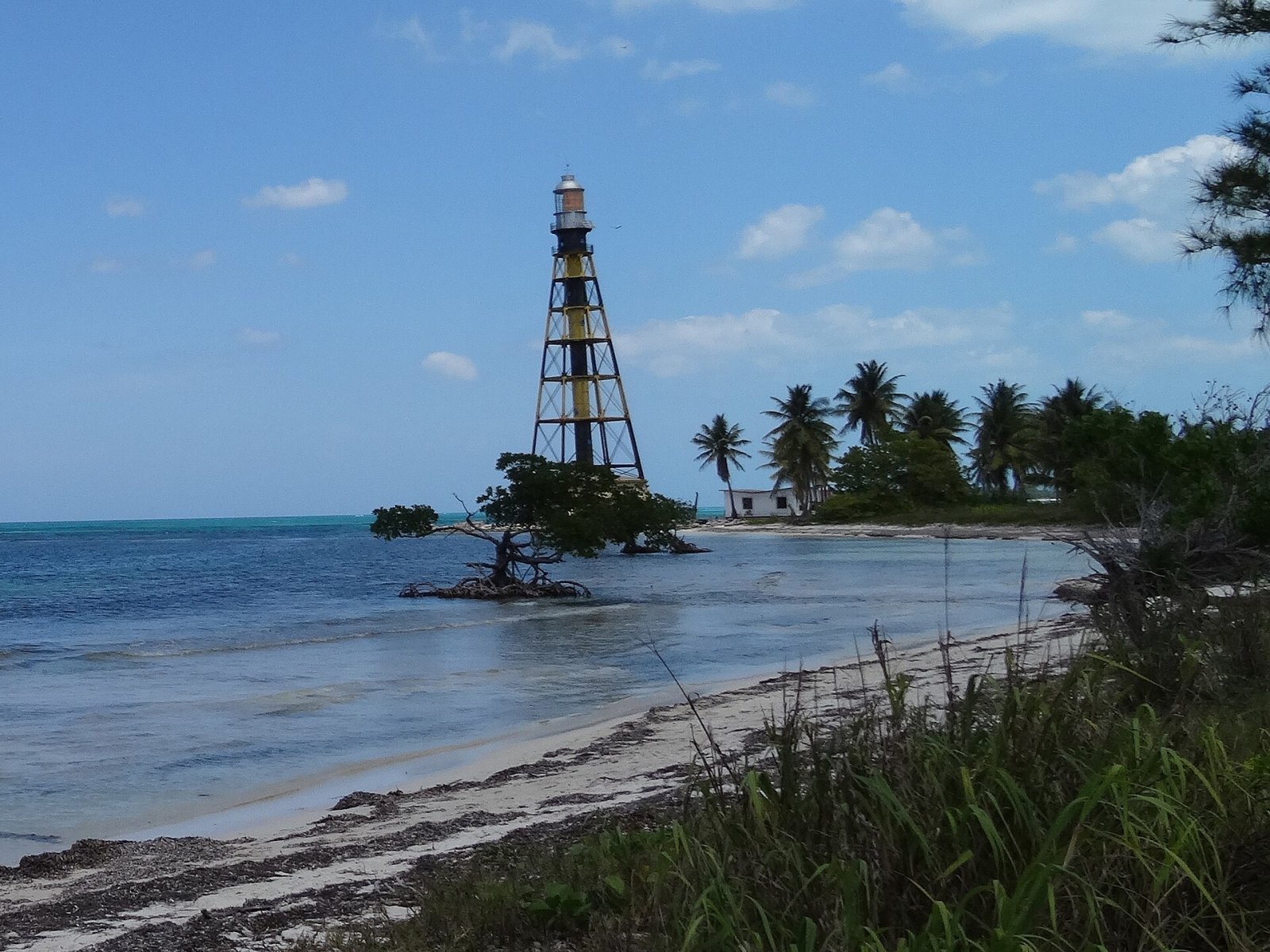 Discover the Cayo Jutías Lighthouse: a Gem of Cuba - Minas de Matahambre | Secret World Trip Planner
