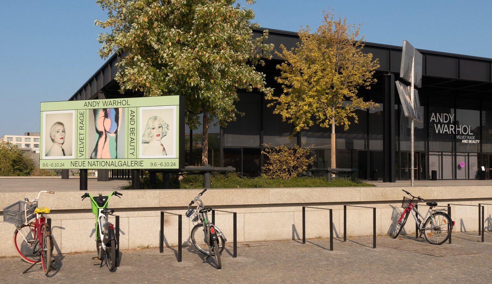 Entdecken Sie die Neue Nationalgalerie in Berlin: ein Juwel der modernen Kunst - Berlin | Secret World Trip Planner