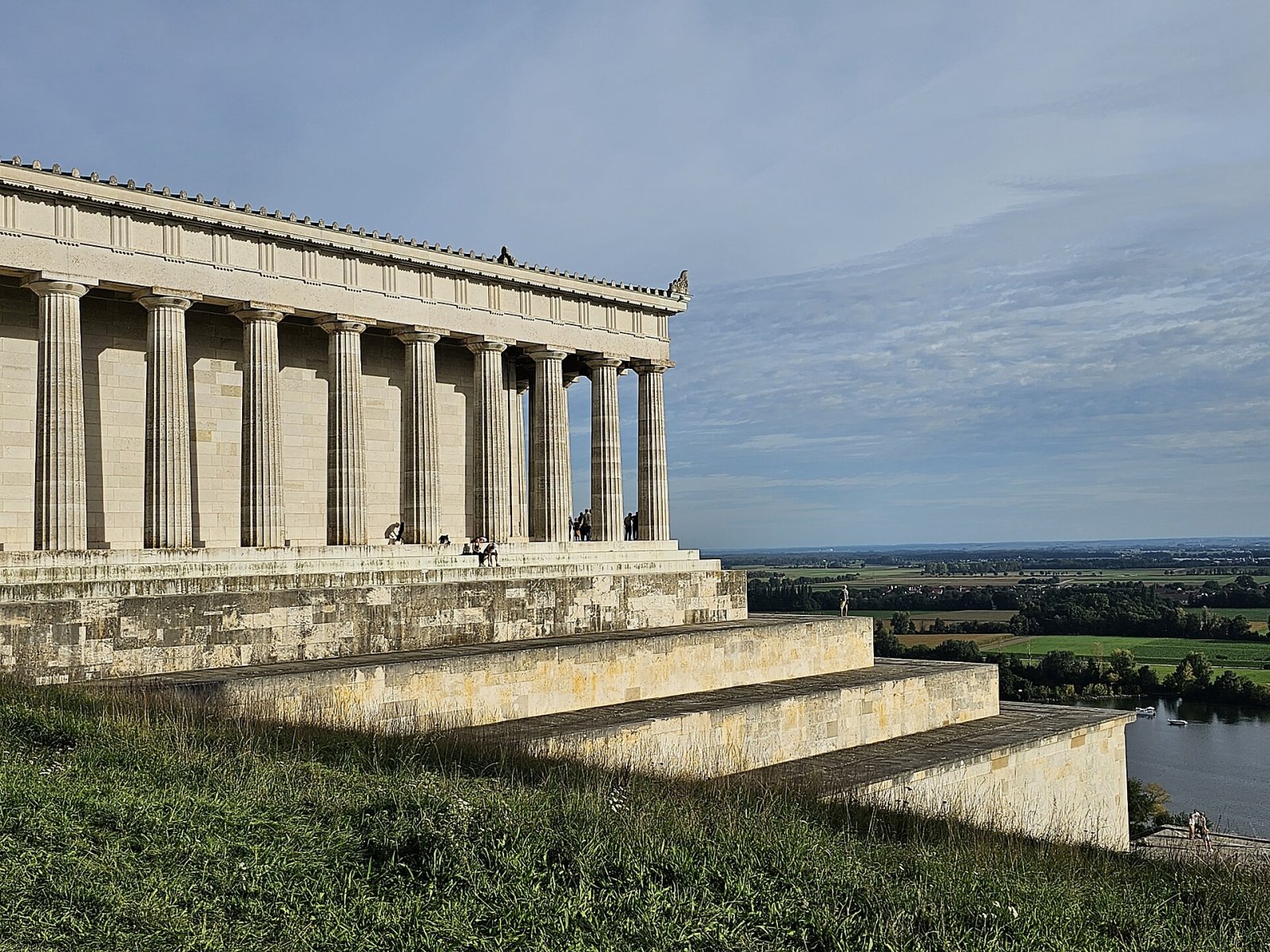Découvrez le Temple de Walhalla : un bijou de Bavière - Wiesent | Secret World Trip Planner