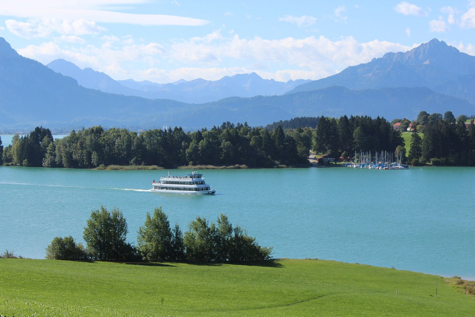 フォルゲンゼーを発見：バイエルンの楽園の一角 - Rieden am Forggensee | Secret World Trip Planner