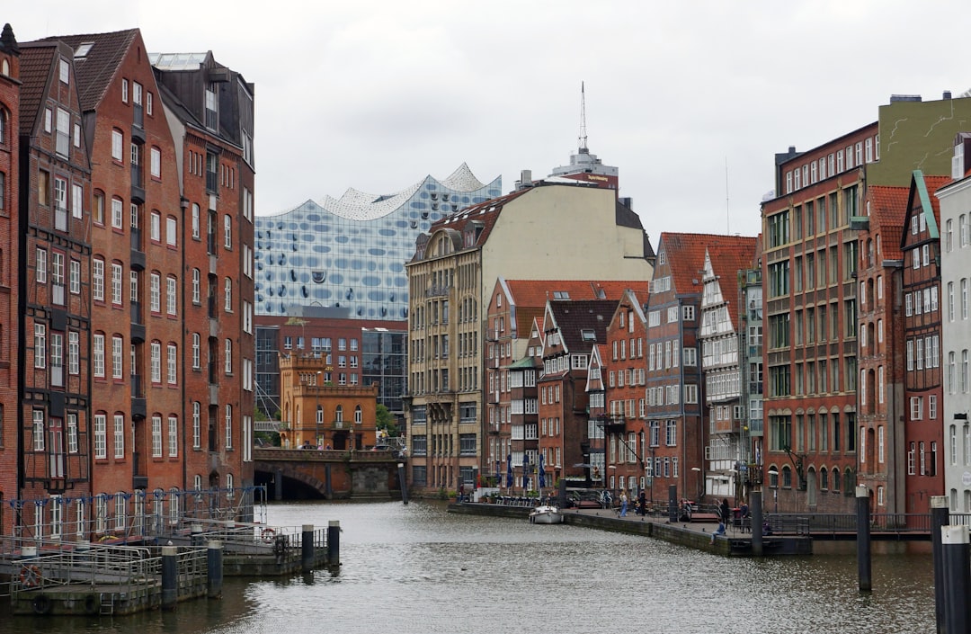 エルプフィルハーモニーを発見：ハンブルクの文化的宝石 - Hamburg | Secret World Trip Planner