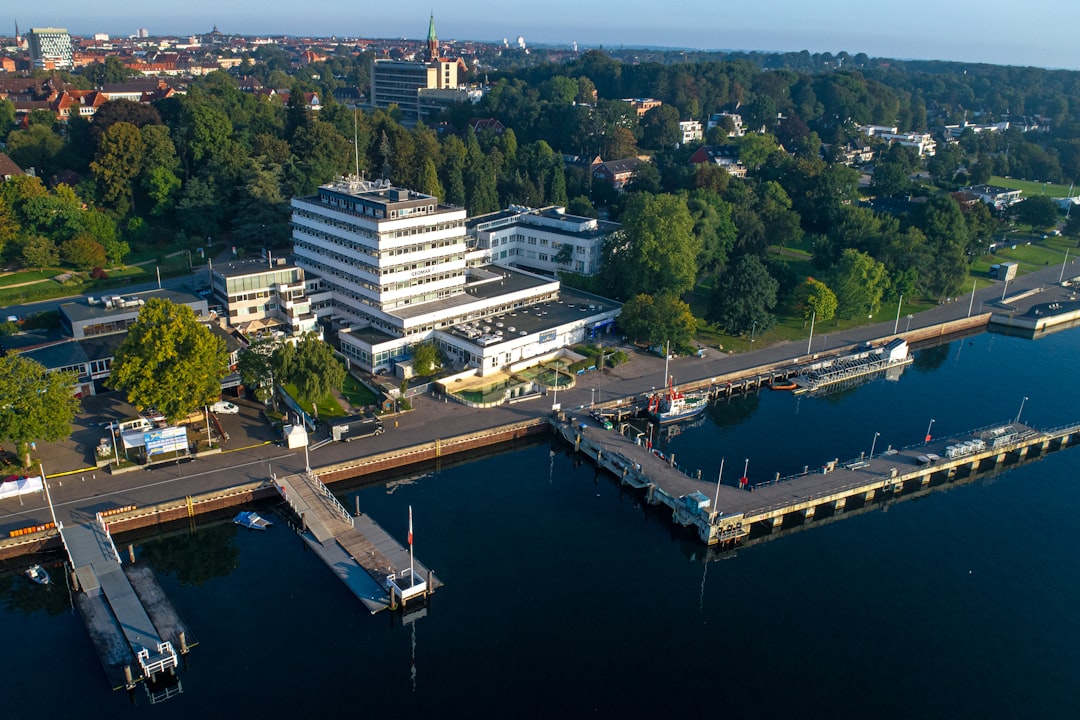 Explora el Fiordo de Kiel: una joya de la naturaleza en Alemania - Kiel | Secret World Trip Planner