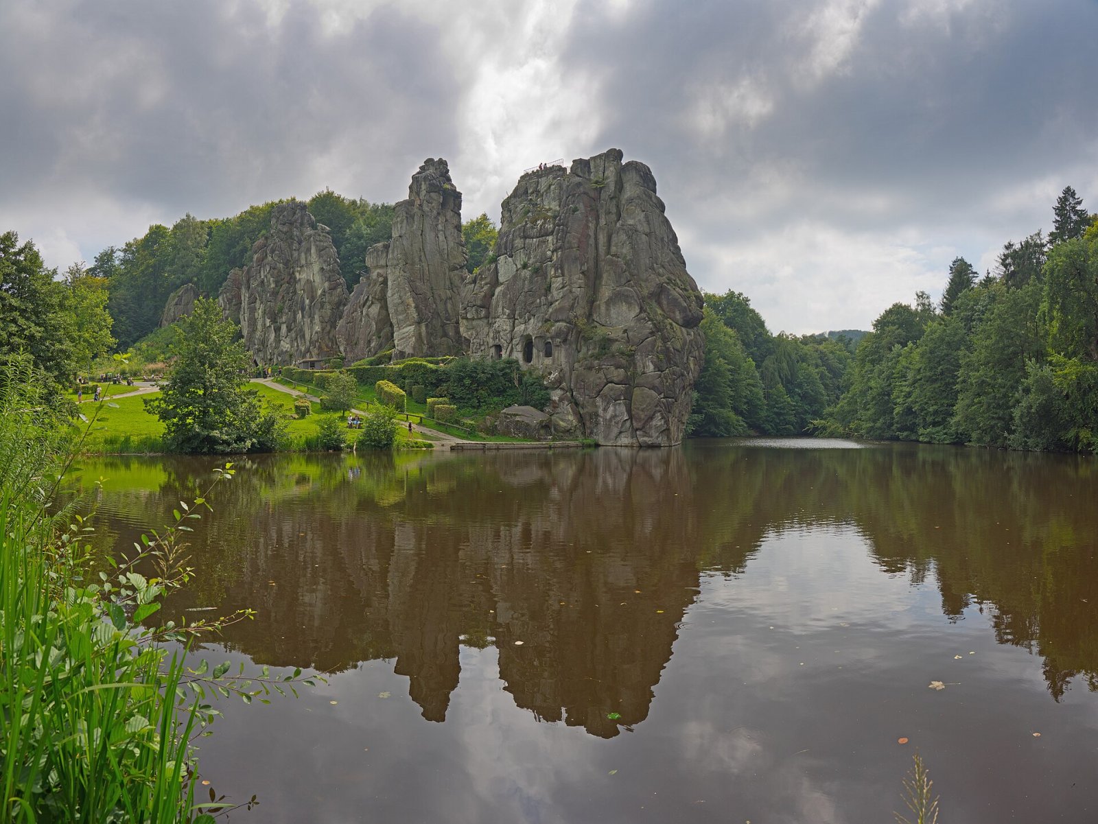エクステルンシュタインを探る：ドイツの歴史の旅 - Horn-Bad Meinberg | Secret World Trip Planner