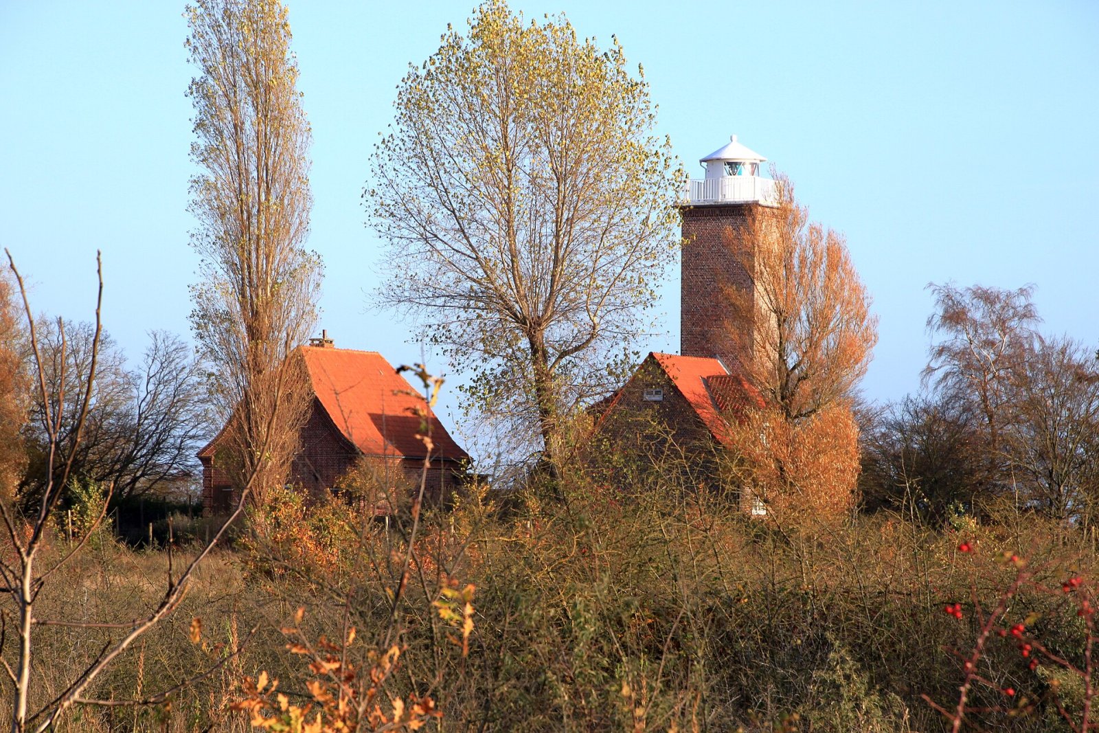 Farol de Pelzerhaken: Um Faro de História e Beleza — Neustadt in Holstein