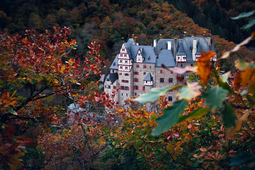 Descubre Burg Eltz: un tesoro escondido en Alemania - Wierschem | Secret World Trip Planner