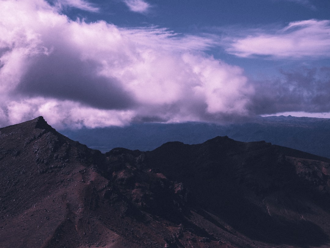 Descubre el Tongariro Alpine Crossing: Un Trekking Único - Tongariro Alpine Crossing | Secret World Trip Planner