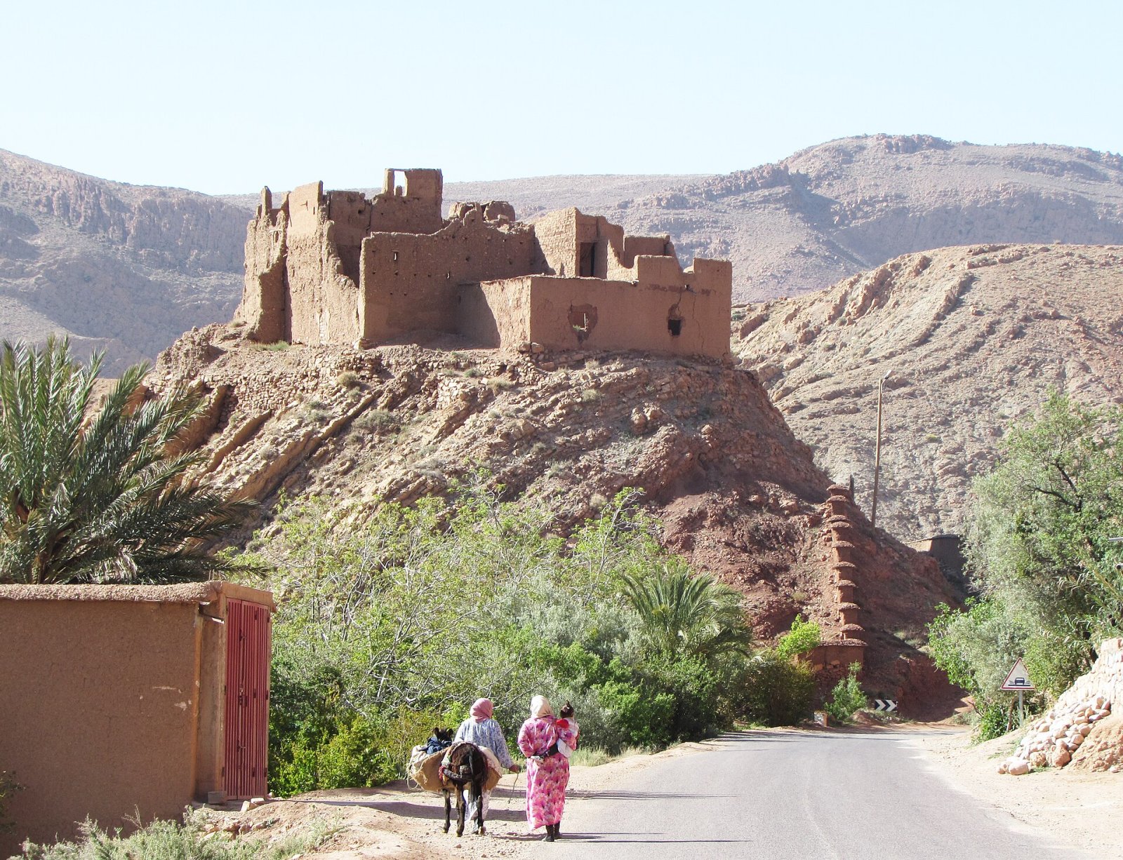 Gorges du Dades : Un Voyage au Coeur du Maroc - G3QJ+38 Akhendachou n'Aït Ouffi | Secret World Trip Planner