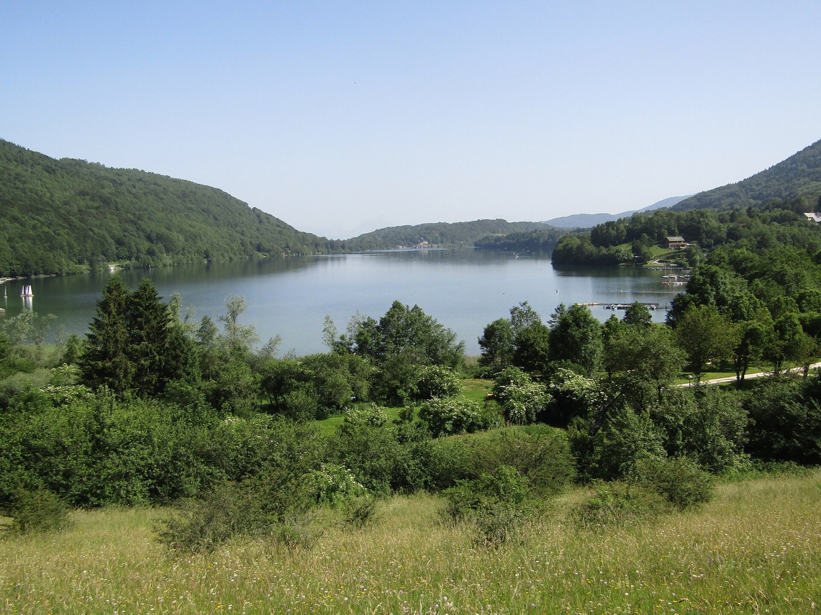 Lac Laffrey: A Natural Paradise in Auvergne-Rhône-Alpes - Saint-Théoffrey | Secret World Trip Planner
