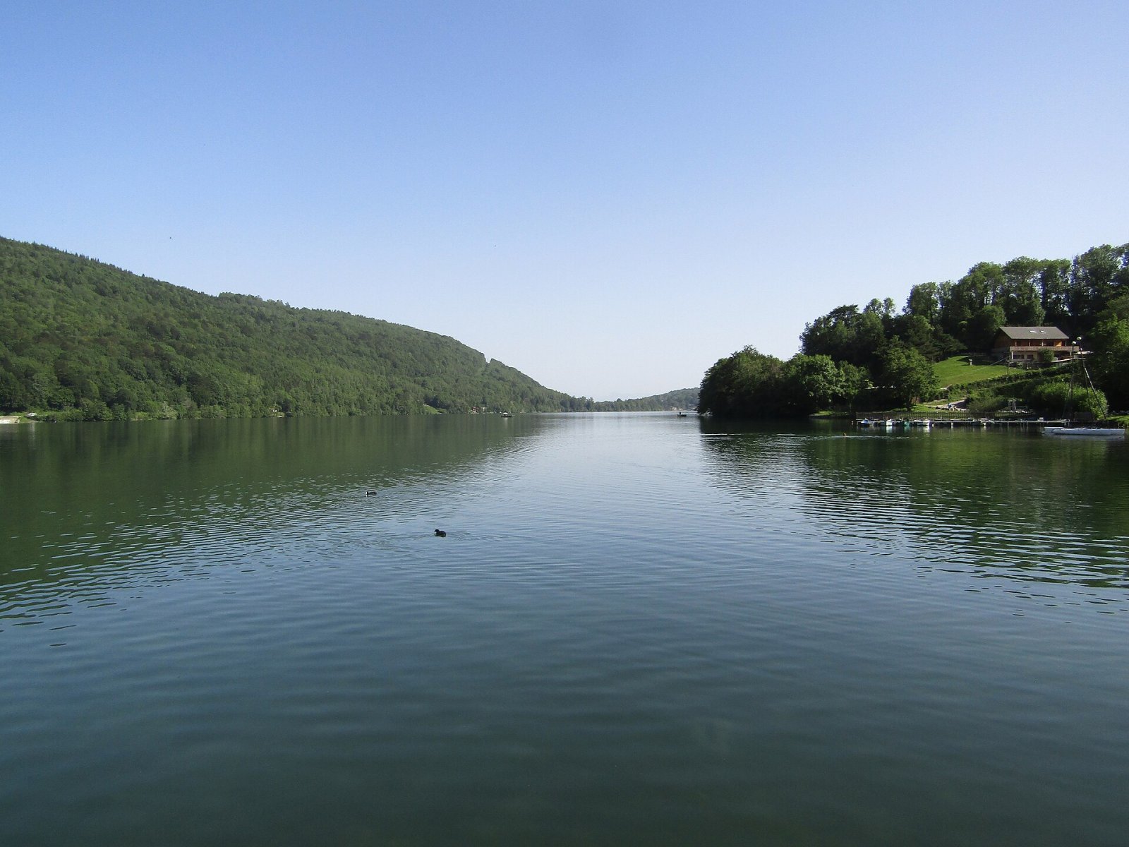 Lac Laffrey: A Natural Paradise in Auvergne-Rhône-Alpes - Saint-Théoffrey | Secret World Trip Planner