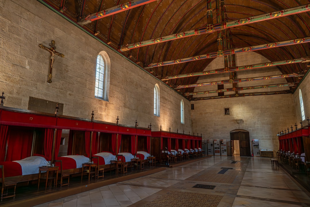 Descubre los Hospices de Beaune: una joya de Borgoña - Beaune | Secret World Trip Planner