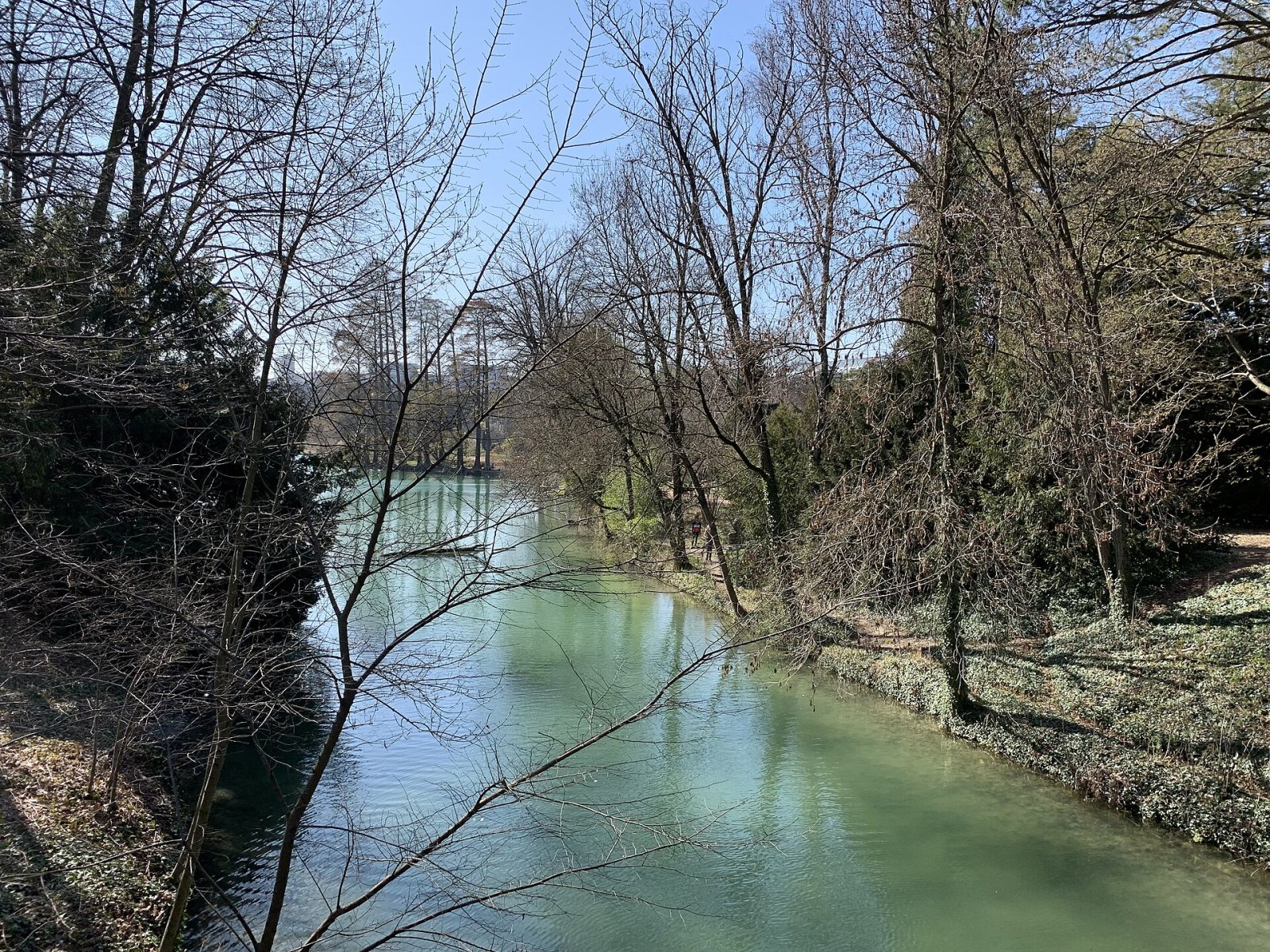 リヨンのテート・ドール公園を発見：自然の隠れ家 - Lyon | Secret World Trip Planner