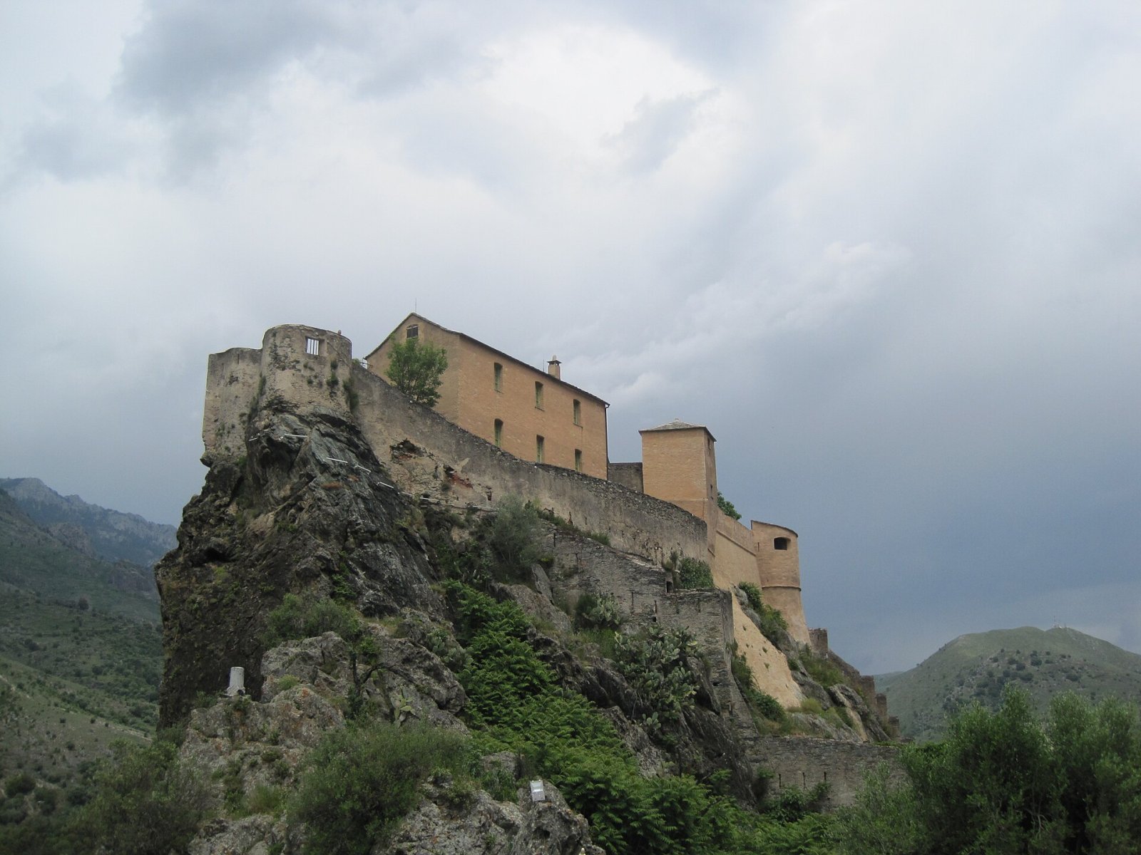 Scopri la Citadelle de Corte: Storia e Bellezza della Corsica — Corte