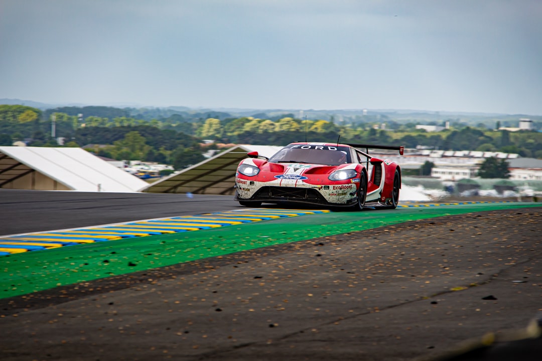 Circuit de la Sarthe: Das Rennerlebnis in Le Mans - Le Mans | Secret World Trip Planner