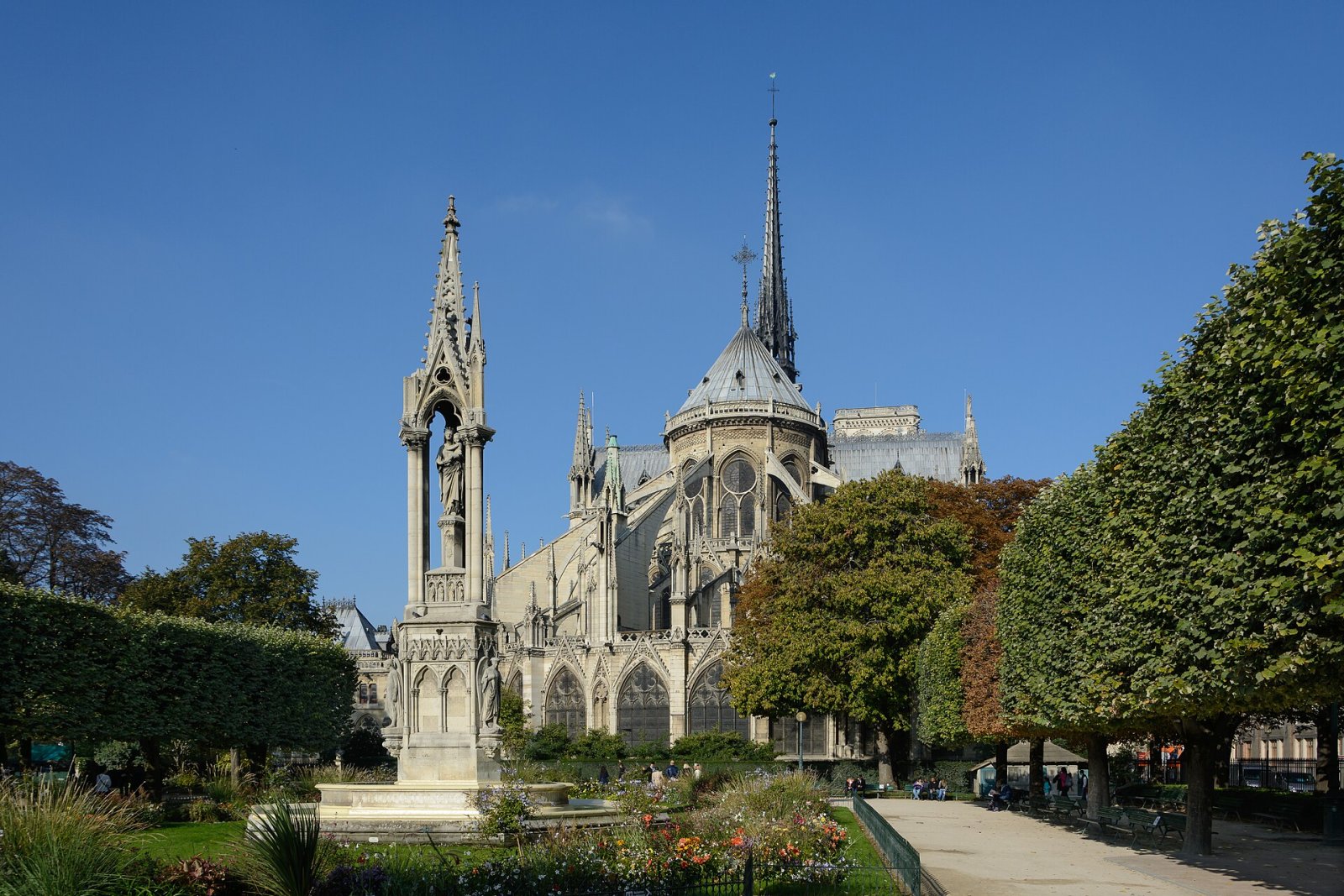 パリのノートルダムを発見する：ゴシック建築の傑作 - Paris | Secret World Trip Planner