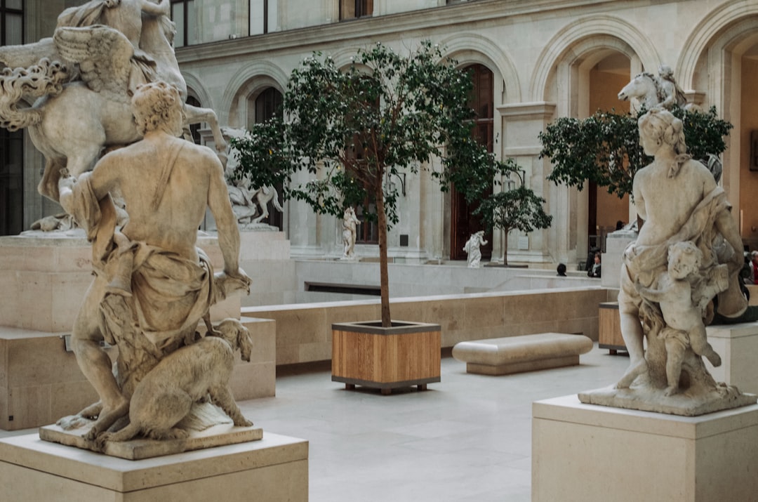 Entdecken Sie das Musée du Louvre: Eine Reise durch Kunst und Geschichte - Paris | Secret World Trip Planner