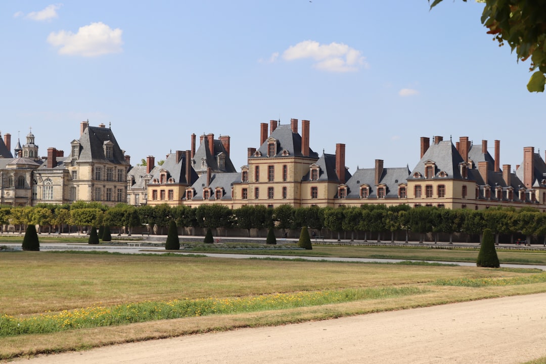 샤토 드 퐁텐블로: 역사와 아름다움 - Fontainebleau | Secret World Trip Planner