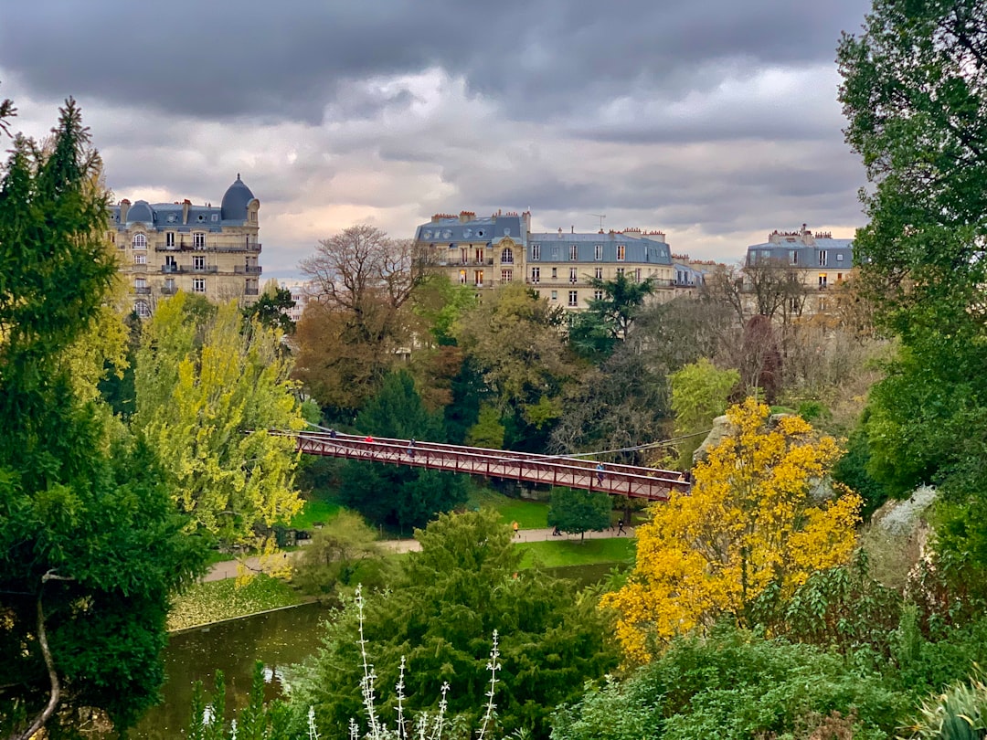 Parc des Buttes-Chaumont: um canto de natureza em Paris - Paris | Secret World Trip Planner