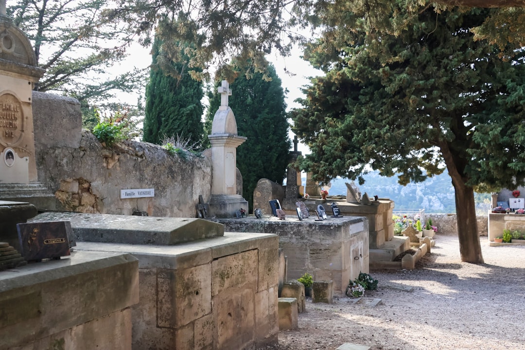 Découvrez Les Baux-de-Provence : un joyau médiéval en France - Les Baux-de-Provence | Secret World Trip Planner
