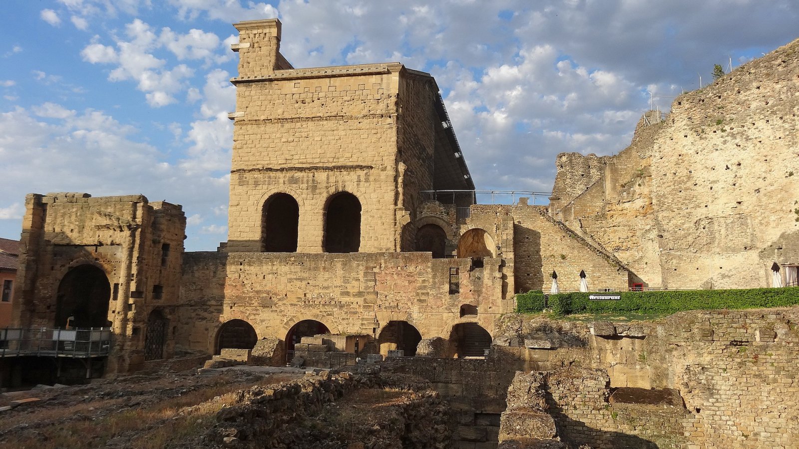 Discover the Théâtre Antique d'Orange: A Jewel of History - Orange | Secret World Trip Planner