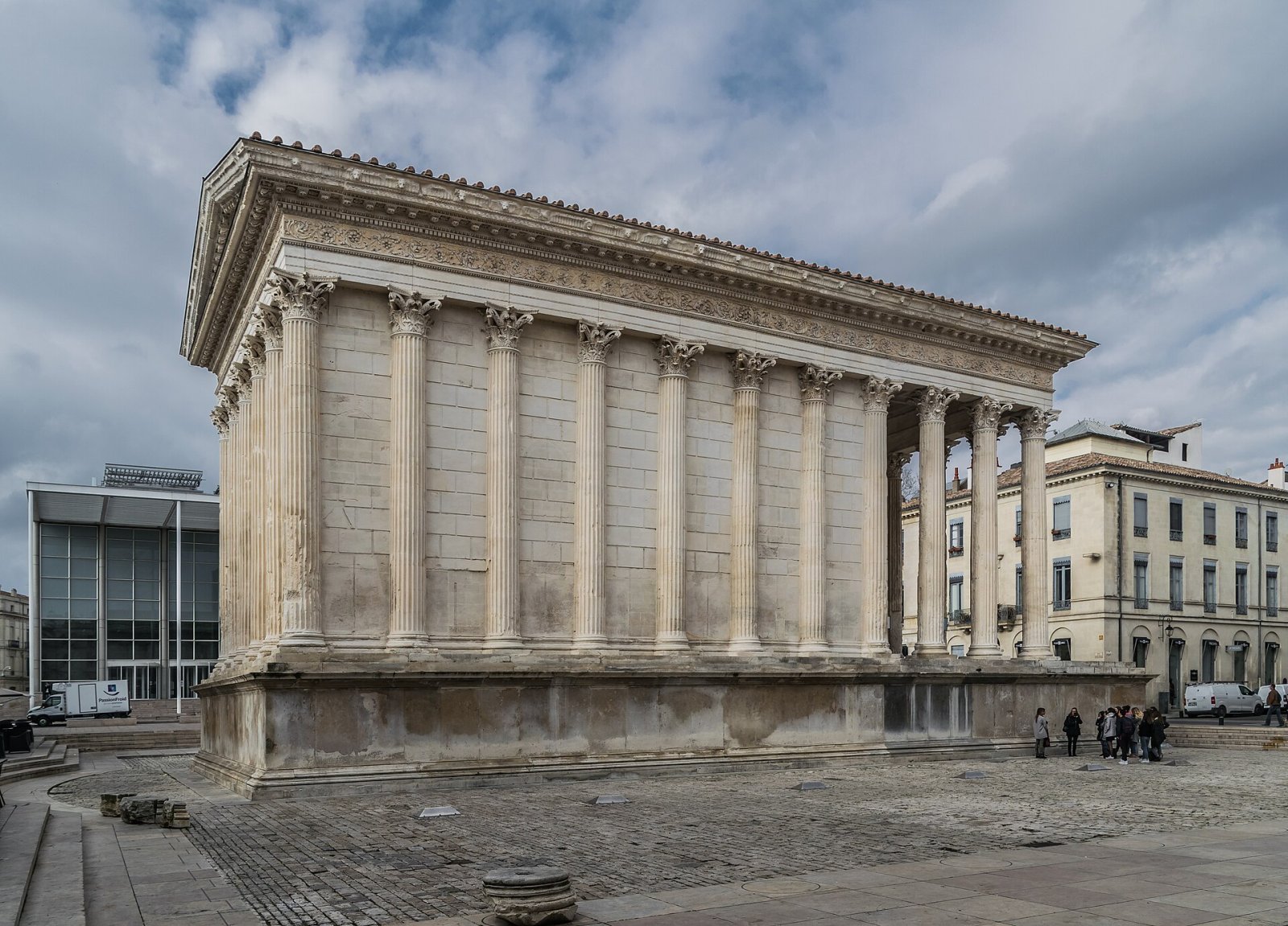Maison Carrée: a joia romana de Nîmes - Nîmes | Secret World Trip Planner