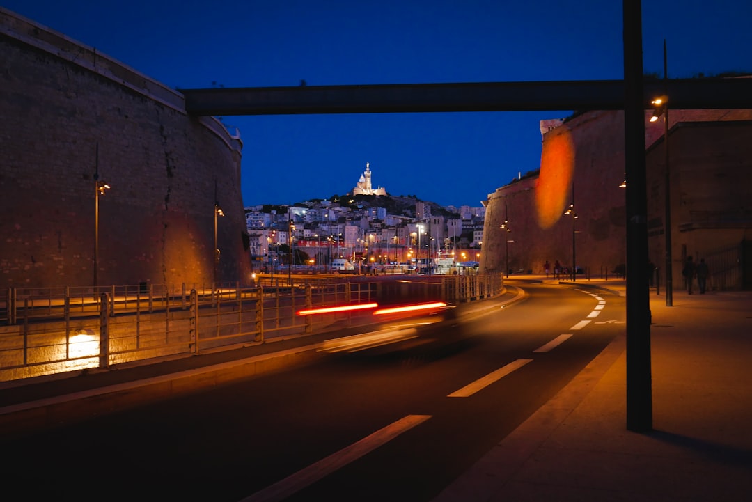 マルセイユのノートルダム・ド・ラ・ガルド大聖堂を発見する - Marseille | Secret World Trip Planner