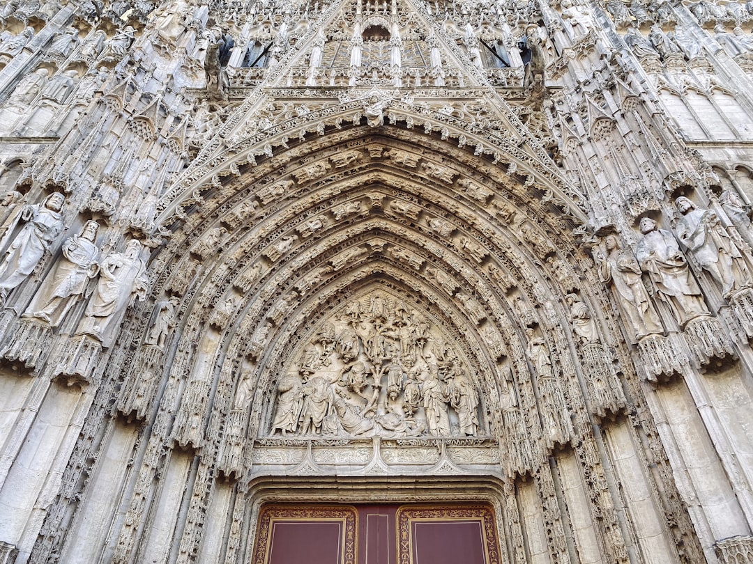 Scopri la maestosa Cathédrale de Rouen in Normandia - Rouen | Secret World Trip Planner