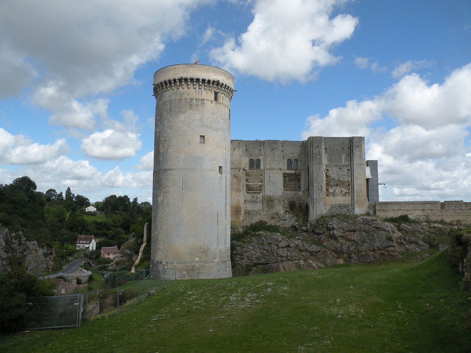 Château de Falaise: Un Voyage dans l'Histoire Normande - Camembert | Secret World Trip Planner