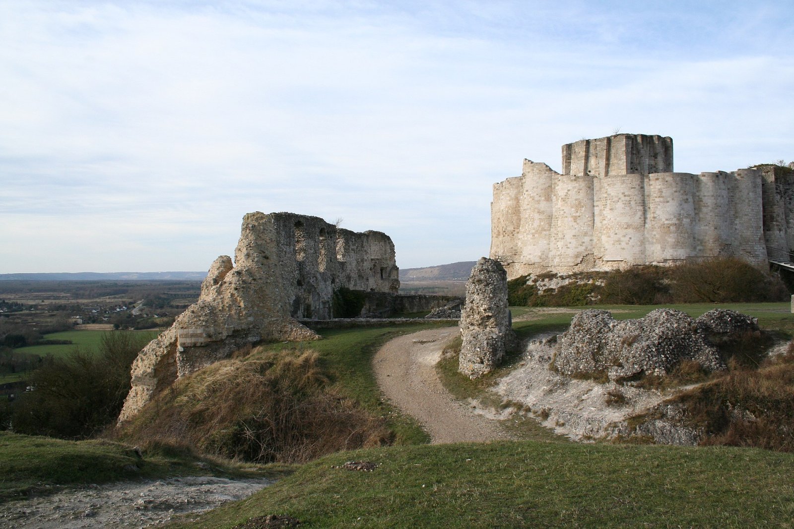 Découvrez Château Gaillard : un trésor historique en Normandie - Les Andelys | Secret World Trip Planner
